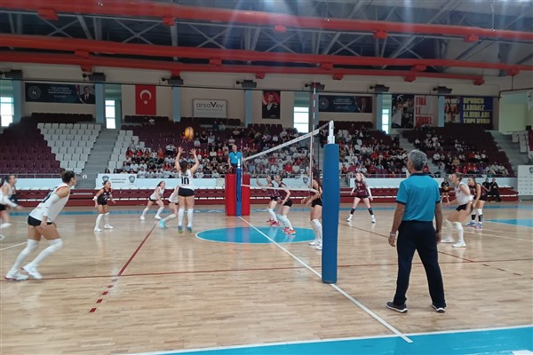 Hatay’da Cumhuriyet Bayramı kutlamaları spor sahalarına taşındı