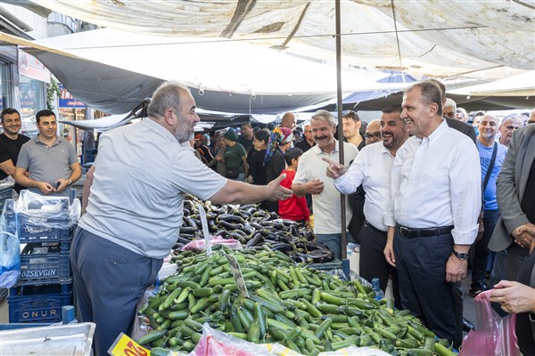Başkan Seçer,  Demirtaş Mahallesi’nde yer alan pazar yerini ziyaret etti