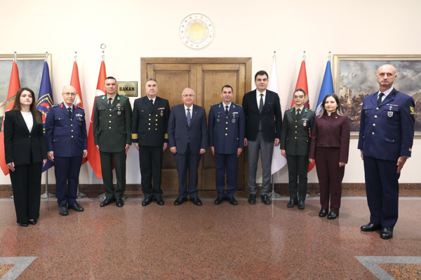 Bakan Güler, bakanlık bünyesinde görev yapan öğretmenlerle görüştü