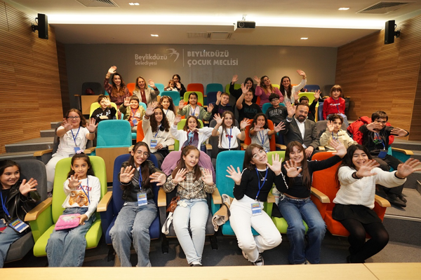 Beylikdüzü’nde çocuklar sandık başına gitti