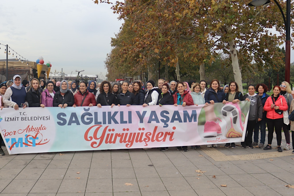 İzmit’te Sağlıklı Yaşam Yürüyüşleri’ne yoğun ilgi