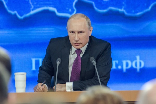 Putin: Çekilmezlerse askeri yolla sağlanacak