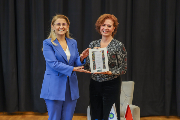 “Bakırköy Muhabbeti” söyleşilerinin konuğu Özlem Gürses oldu