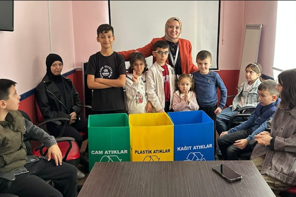 Kütahya Belediyesi’nden öğrencilere sıfır atık eğitimi