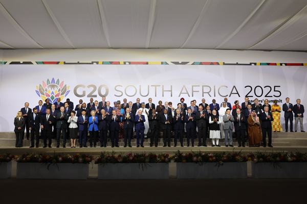 Cumhurbaşkanı Erdoğan, G20 Liderler Zirvesi’nde aile fotoğrafı çekimine katıldı