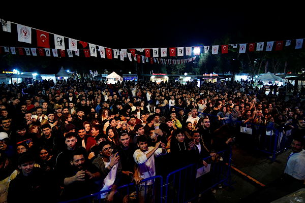 Bornova’da “Bi Hayat Fest” düzenlendi