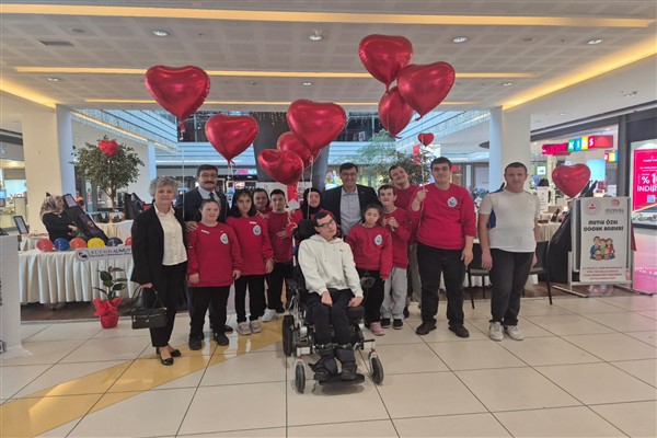 “Mutlu Özel Çocuk Aileleri Projesi” kapsamında sergi düzenlendi