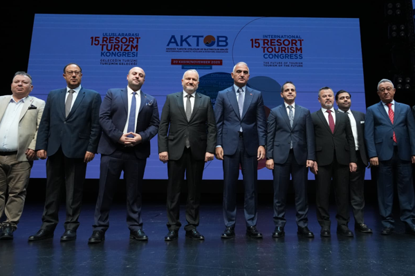 Bakan Ersoy, Uluslararası Resort Turizm Kongresi’ne katıldı