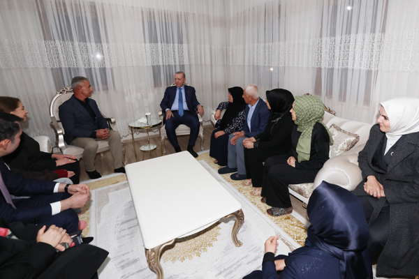 Cumhurbaşkanı Erdoğan, Adıyaman’da Kizir ailesini ziyaret etti