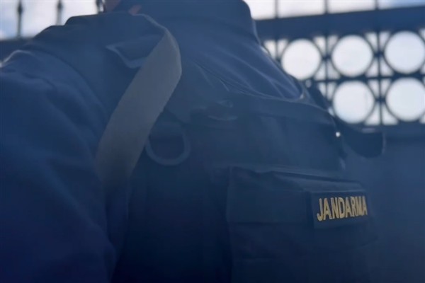 Jandarmadan göçmen kaçakçılarına operasyon