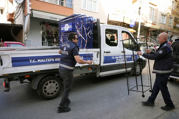 Maltepe’de kaldırım işgallerine yönelik denetim
