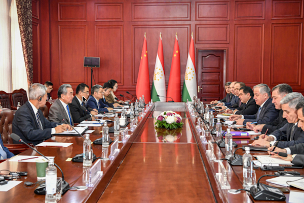 Çin ve Tacikistan Dışişleri Bakanları Stratejik Diyalogu Duşanbe’de yapıldı