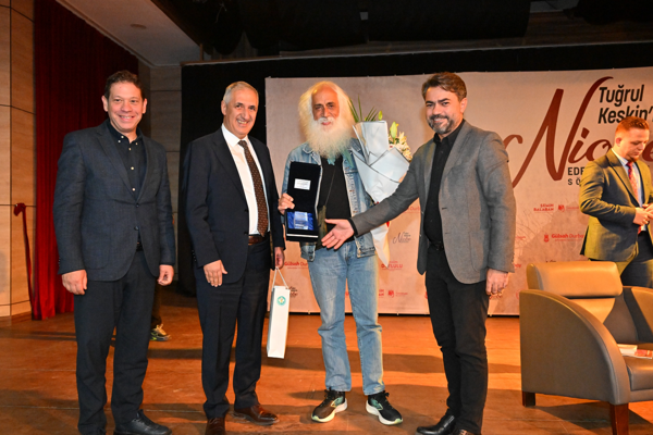 Sanatçı Suavi, Manisalılarla buluştu