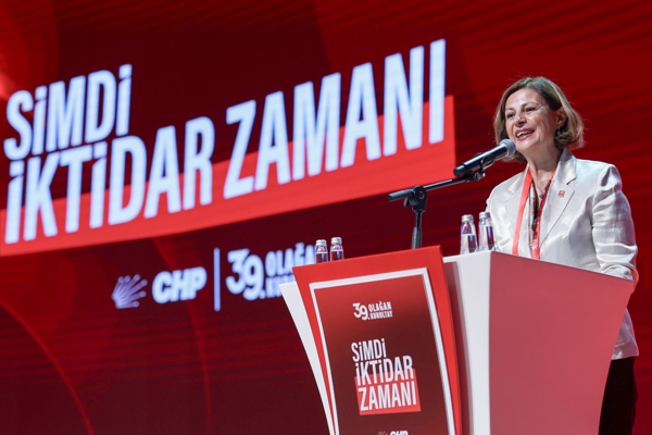 Başkan Ünlüce, CHP 39. Olağan Kurultayında Divan Başkanı oldu