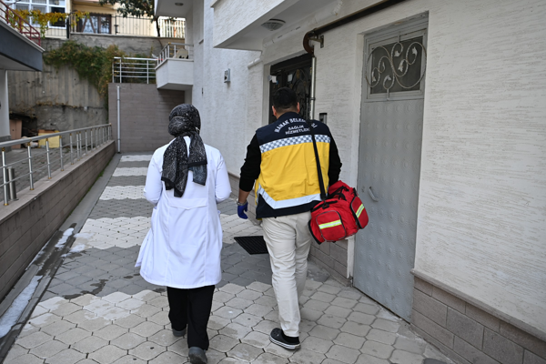 Mamak Belediyesi’nin Evde Sağlık Hizmetleri devam ediyor