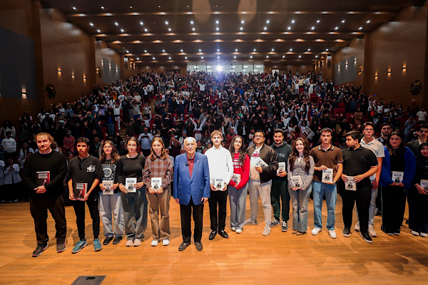 Başkan Yaşar, öğrenci ve velileriyle bir araya geldi