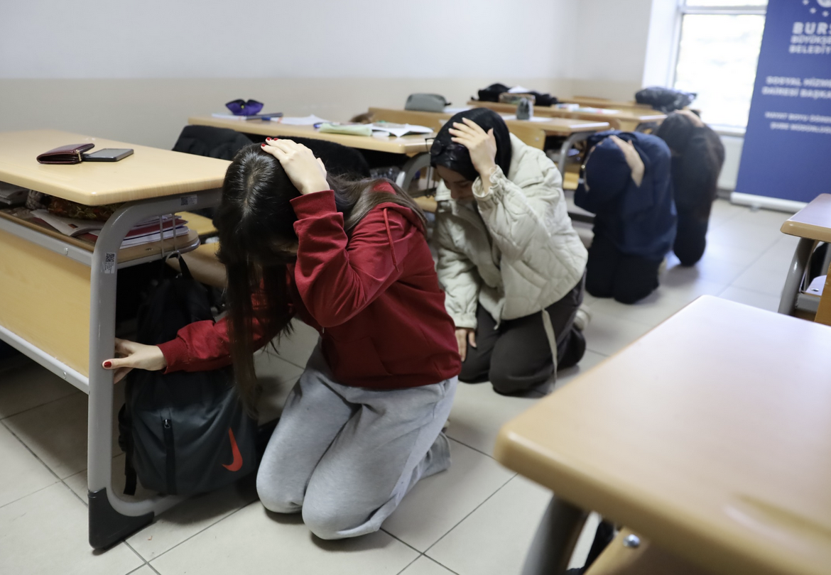 YKS Hazırlık Merkezi’nde deprem ve tahliye tatbikatı yapıldı