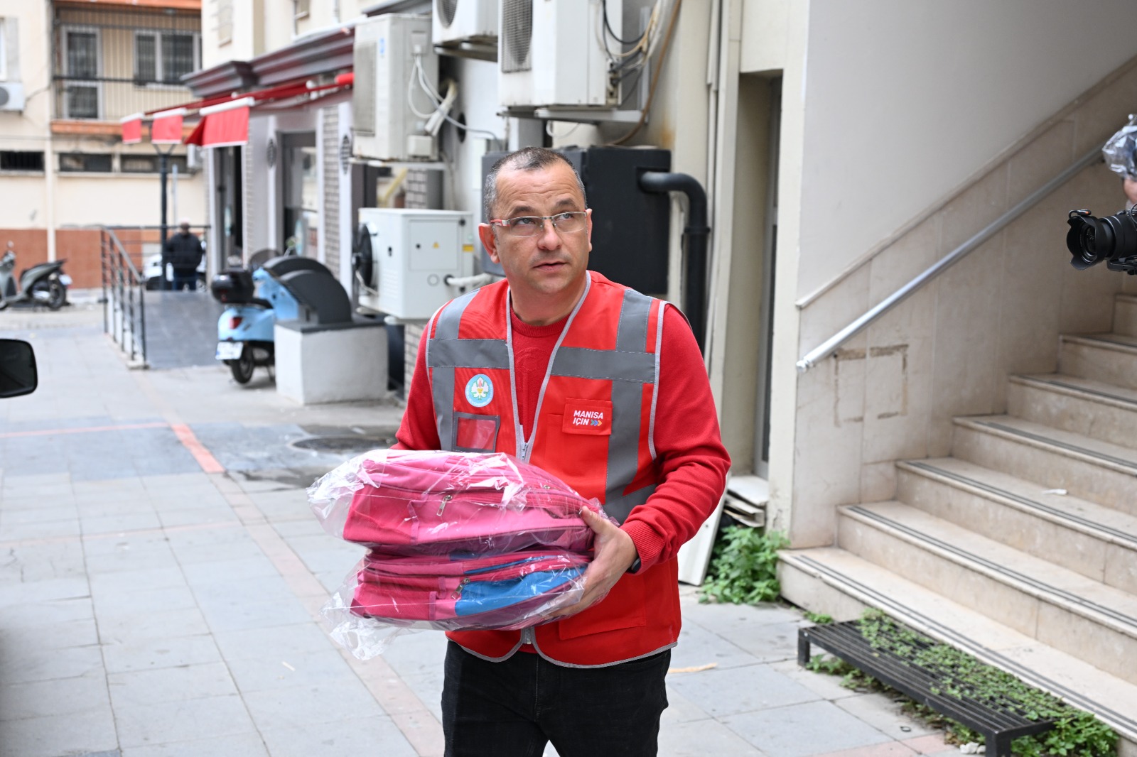 15 bin öğrenciye çanta ve kırtasiye desteği sağlandı