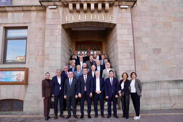 Karakoz ile Tüzün, Başkan Köse’yi ziyaret etti