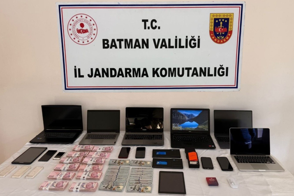 Hesaplarında 6 milyar 182 milyon TL hesap hareketi bulunan 42 şahıs yakalandı