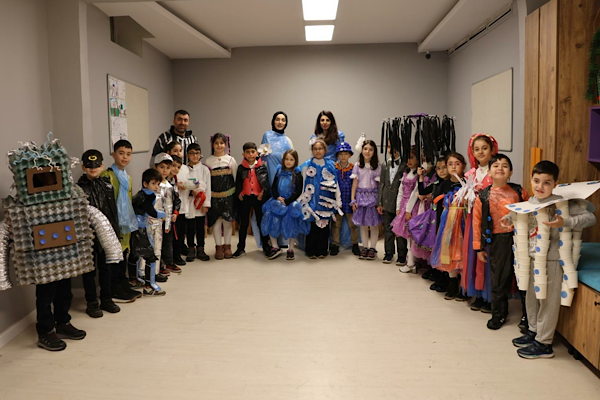 Ümraniye’de geri dönüşüm temalı moda defilesi