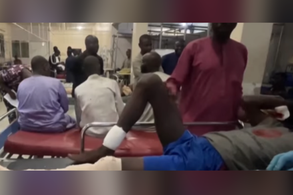 Nijerya’da bir camide meydana gelen bombalı saldırıda beş kişi öldü