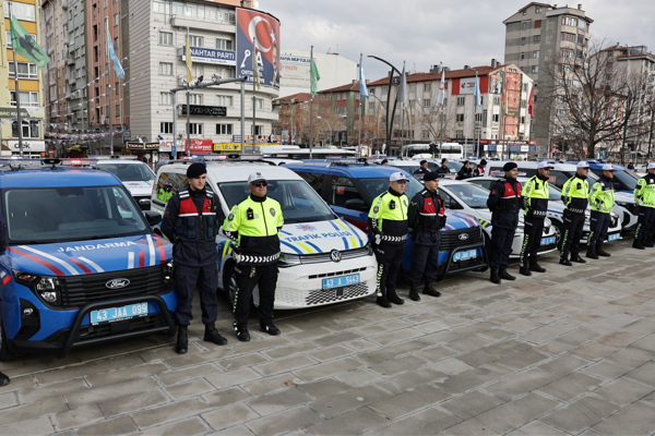 Kütahya’da Emniyet ve Jandarma teşkilatının araç filosu güçlendirildi