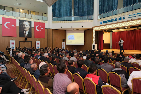 Büyükşehir personeline ”Güvenli Sürüş Teknikleri Eğitimi” verildi