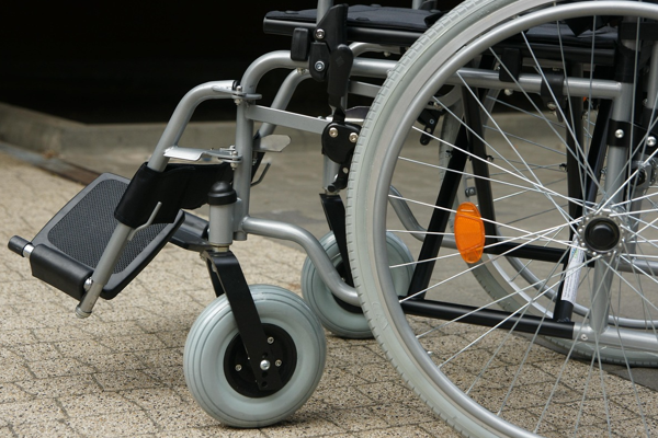 Kara Kuvvetleri Komutanlığı, tekerlekli sandalyeleri ihtiyaç sahiplerine teslim etti