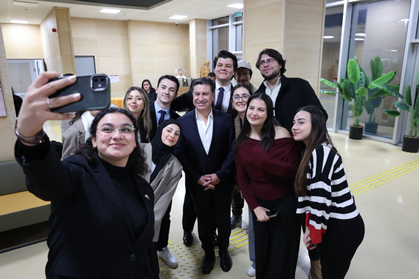 Başkan Aras: Gençlerden gelen her fikri desteklemeye hazırız