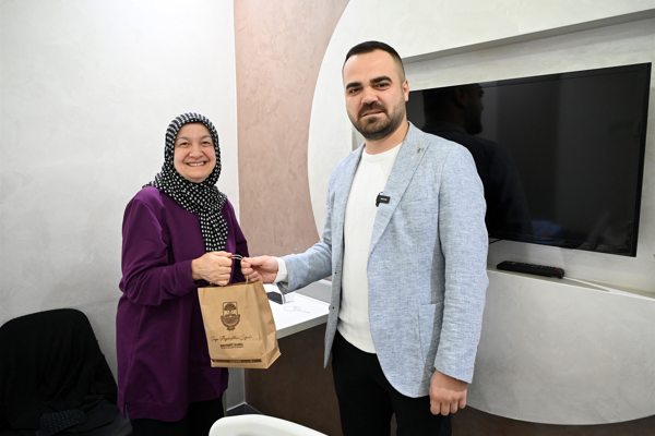 Yalova Belediyesi’nden hastalara ve yeni doğan bebeklere ziyaret