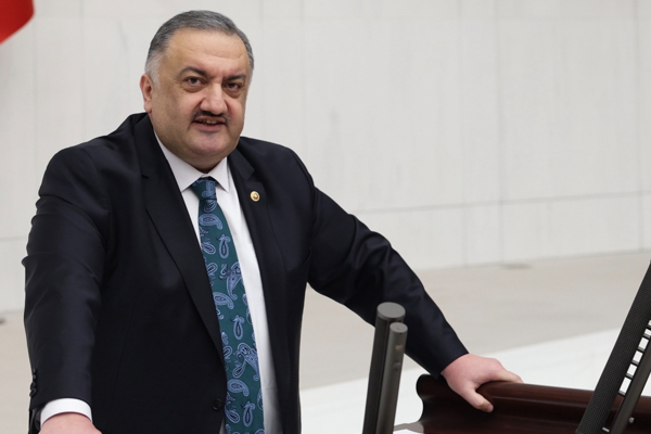 DEVA Partili Karal: Cuma hutbeleri iyileştirici bir dil taşımalı