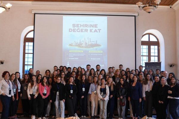 İzmir’de gençler inovasyon kampına girdi