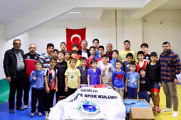 Gemlik’ten genç sporculara yeni sezon desteği