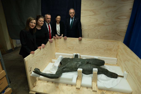 Bakan Ersoy: Boubon’un kayıp imparatoru ülkemize dönüyor