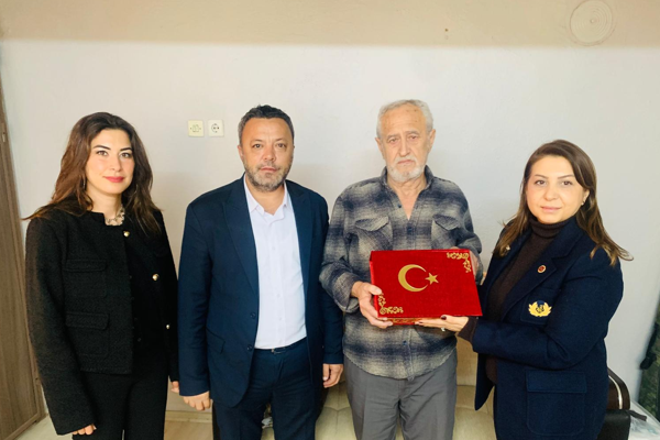 İzmit Belediyesi’nden ilçedeki Kıbrıs gazilerine ziyaret