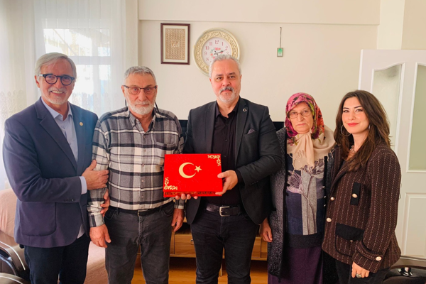 İzmit Belediyesi’nden Derince’deki Kıbrıs gazilerine ziyaret
