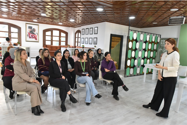 Zübeyde Hanım Kadın Eğitim ve Sosyal Tesisi’nde kadın sağlığı konuşuldu