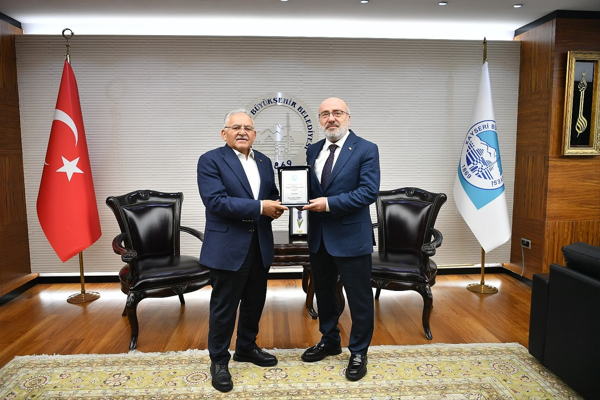 Başkan Büyükkılıç, Karamustafa’yı ağırladı