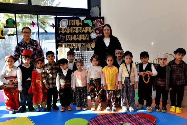 Bornovalı çocuklar Yerli Malı Haftası’nı kutladı