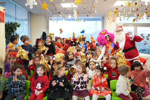 Konyaaltı’nda çocuklar yeni yılı kutladı