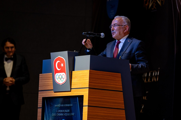 Başkan Gürel’e “Spora ve Sporcuya Destek Veren Yönetici” ödülü