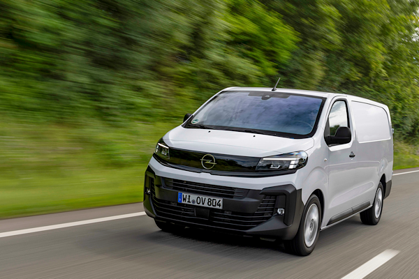 Opel Zafira ve Vivaro’nun yerli üretim versiyonları satışa sunuldu