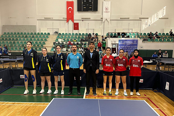 Yalova takımı, Gençler Bölge Masa Tenisi Şampiyonası’nda 3. oldu