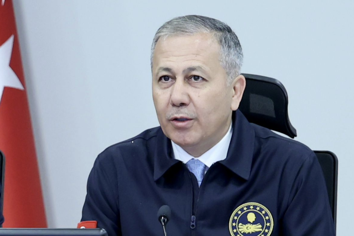 Bakan Yerlikaya: Edirne’de kırmızı ışıkta geçen sürücü yakalandı