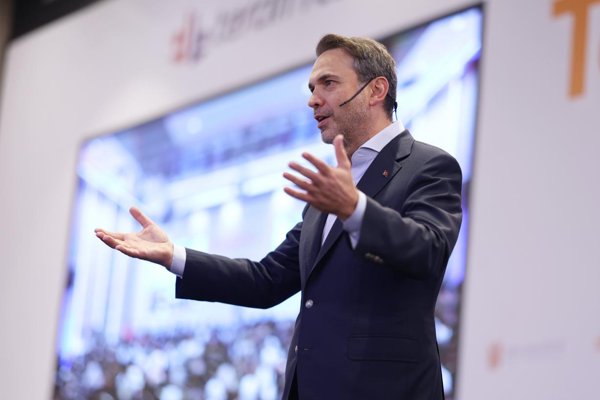 Bayraktar, Macaristan Dışişleri ve Ticaret Bakanı Szijjarto ile görüştü