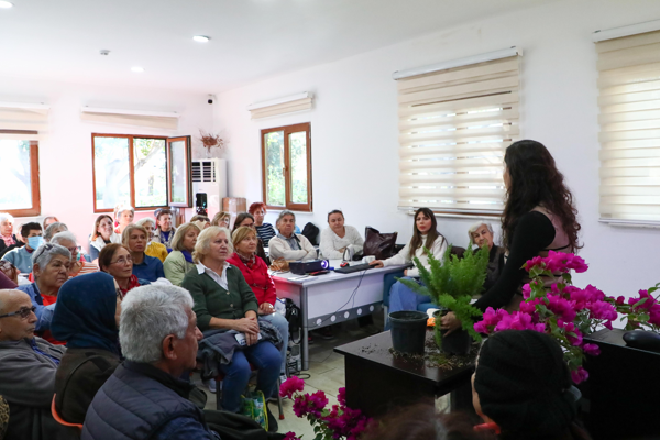 Antalya’da yaş almış bireylere evde çiçek yetiştiriciliği eğitimi