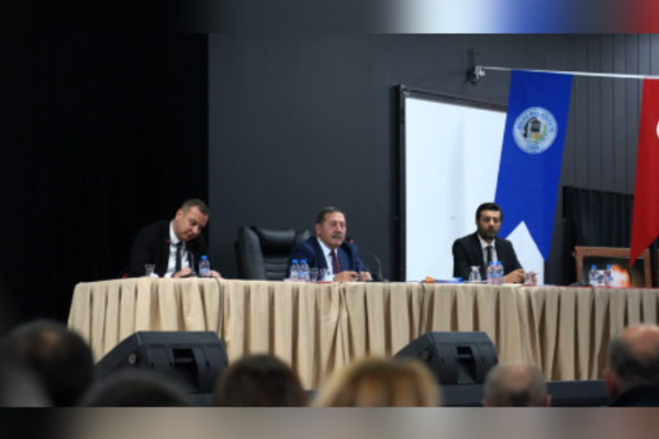 Başkan Topuz, değerlendirme toplantısına katıldı