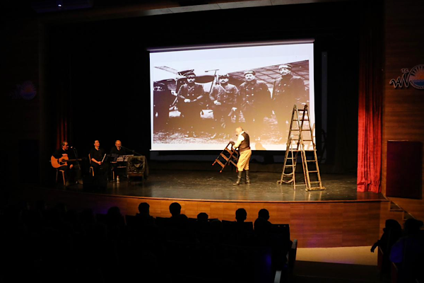 Büyükşehir öğrencileri Vecihi Hürkuş Tiyatrosu ile buluşturdu