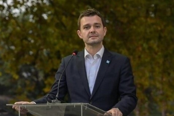 Mucunski,  Kallas ile görüştü